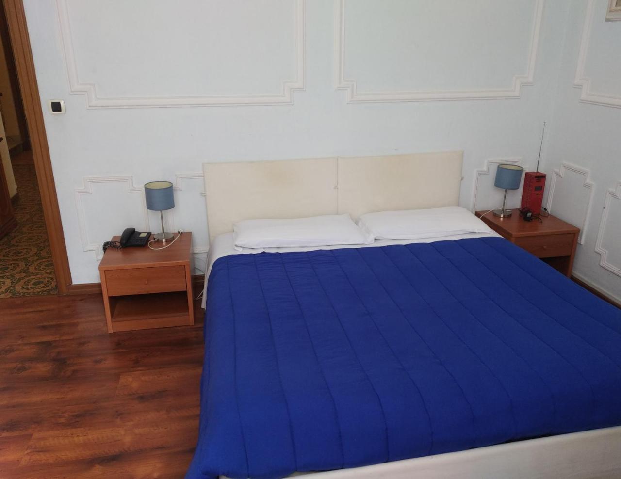 Hotel Lucciola 보르디게라 외부 사진