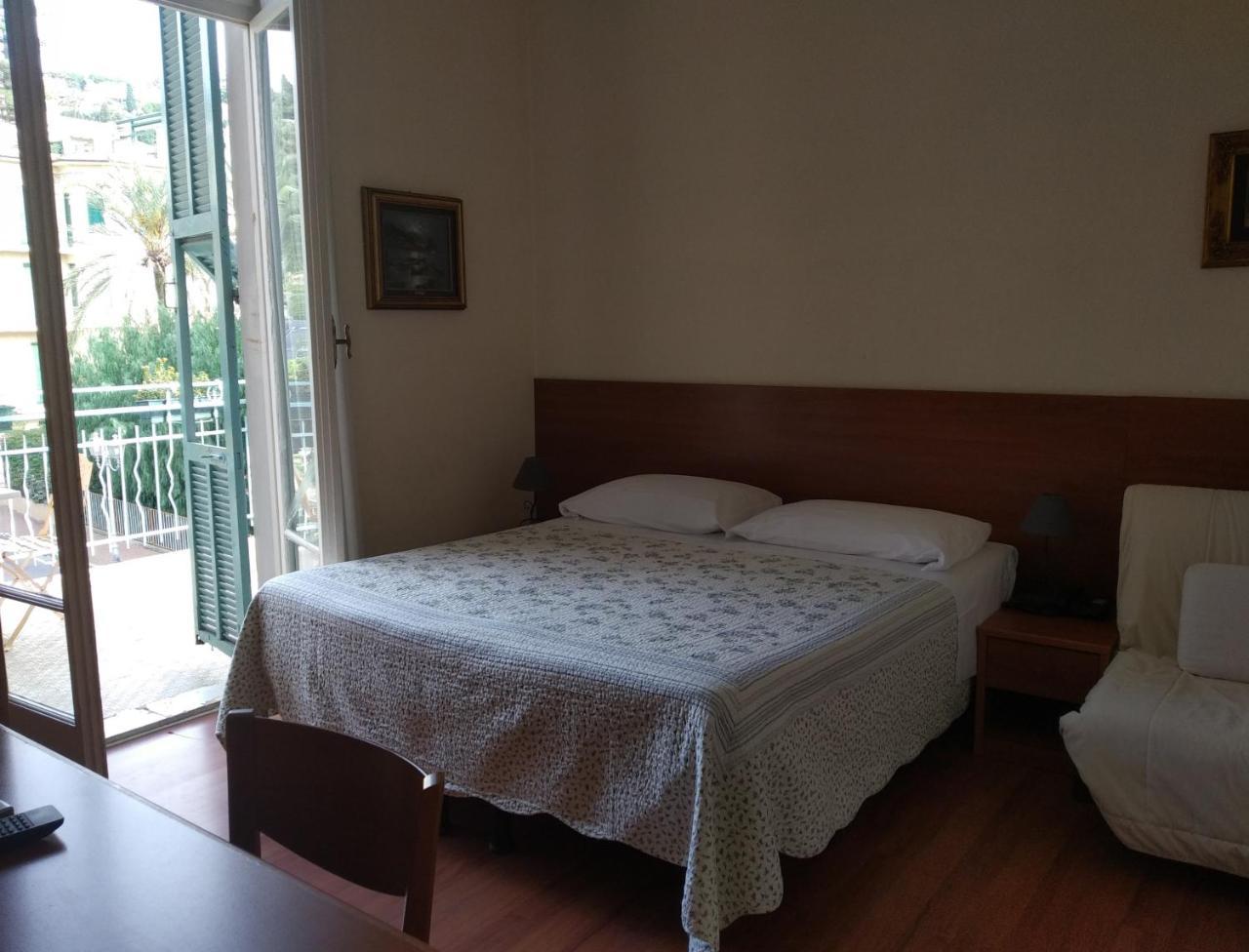 Hotel Lucciola 보르디게라 외부 사진
