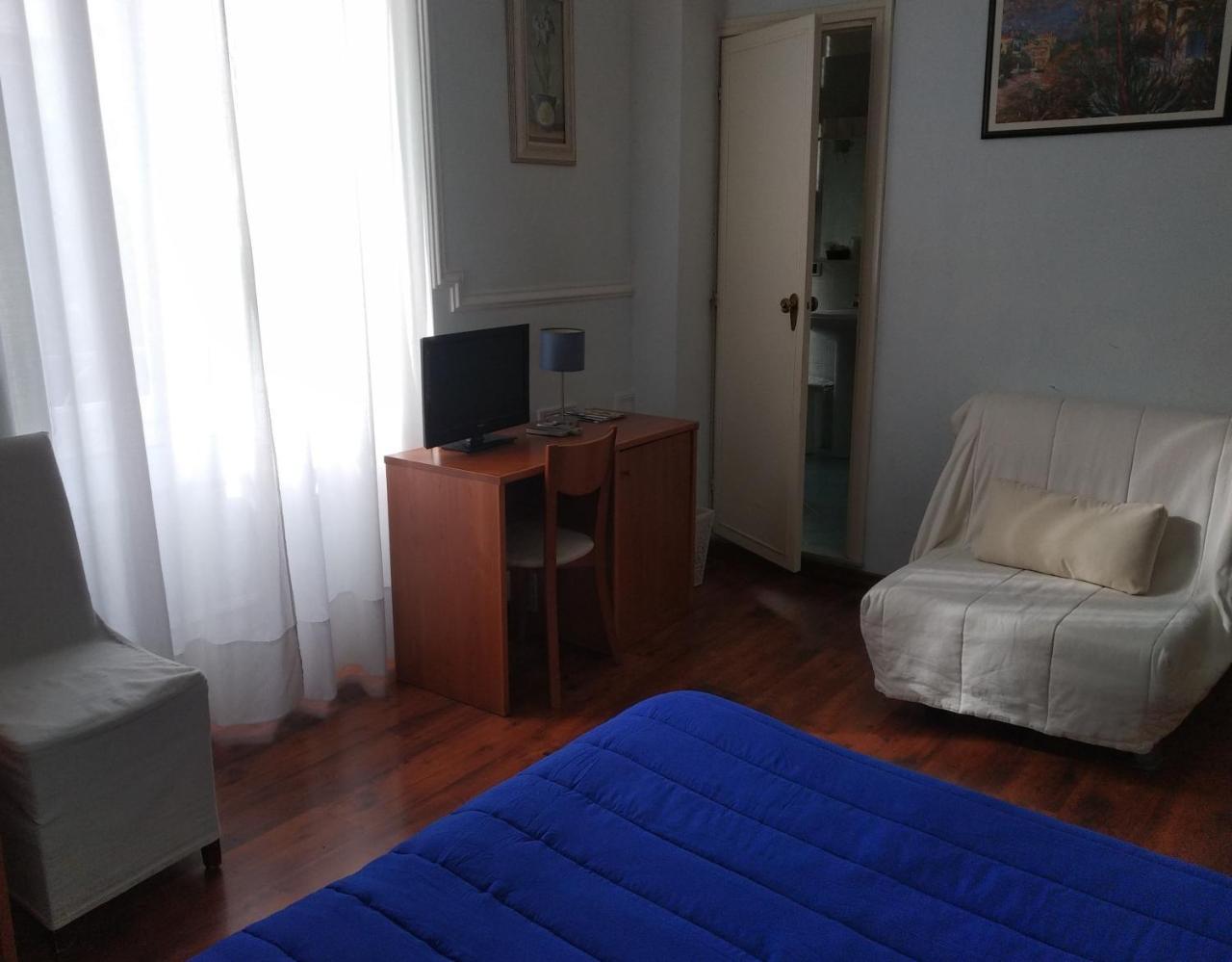 Hotel Lucciola 보르디게라 외부 사진
