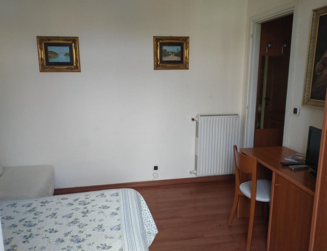 Hotel Lucciola 보르디게라 외부 사진