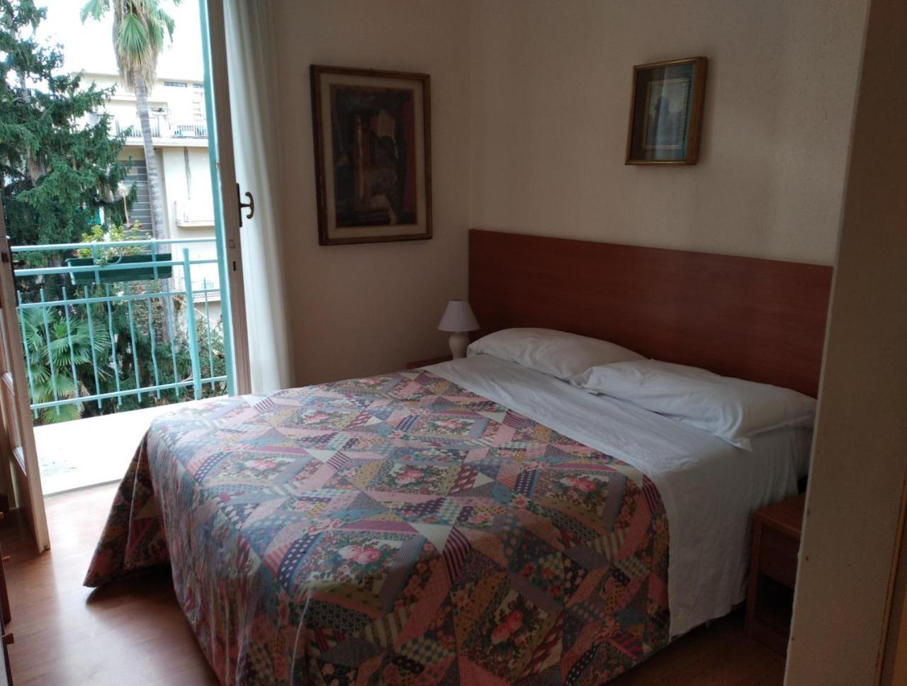 Hotel Lucciola 보르디게라 외부 사진
