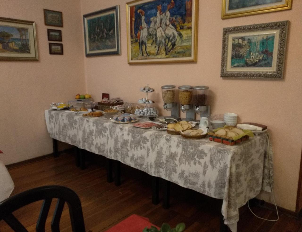 Hotel Lucciola 보르디게라 외부 사진