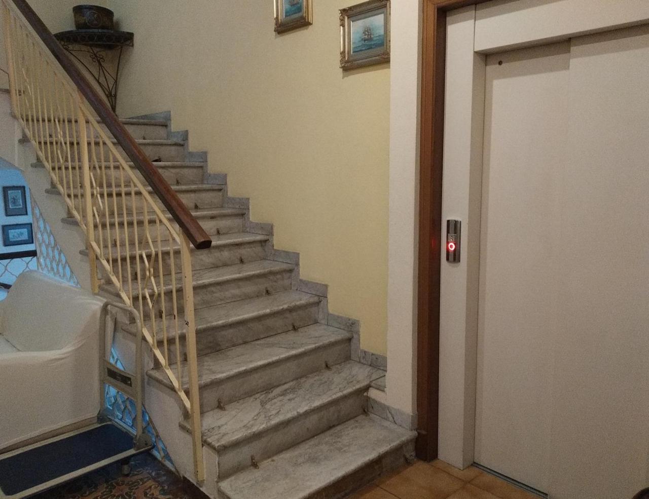 Hotel Lucciola 보르디게라 외부 사진