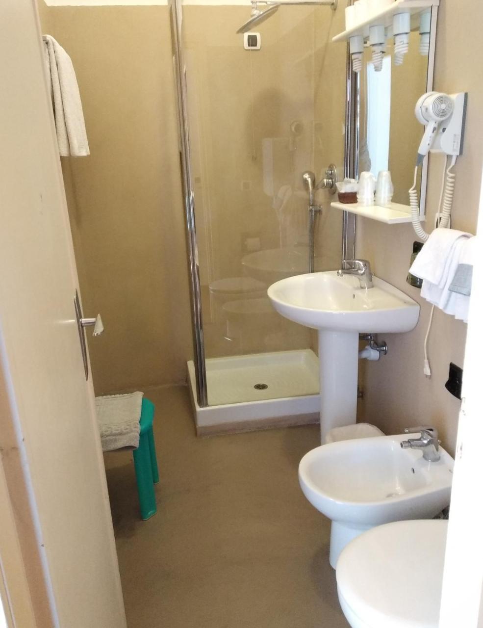Hotel Lucciola 보르디게라 외부 사진