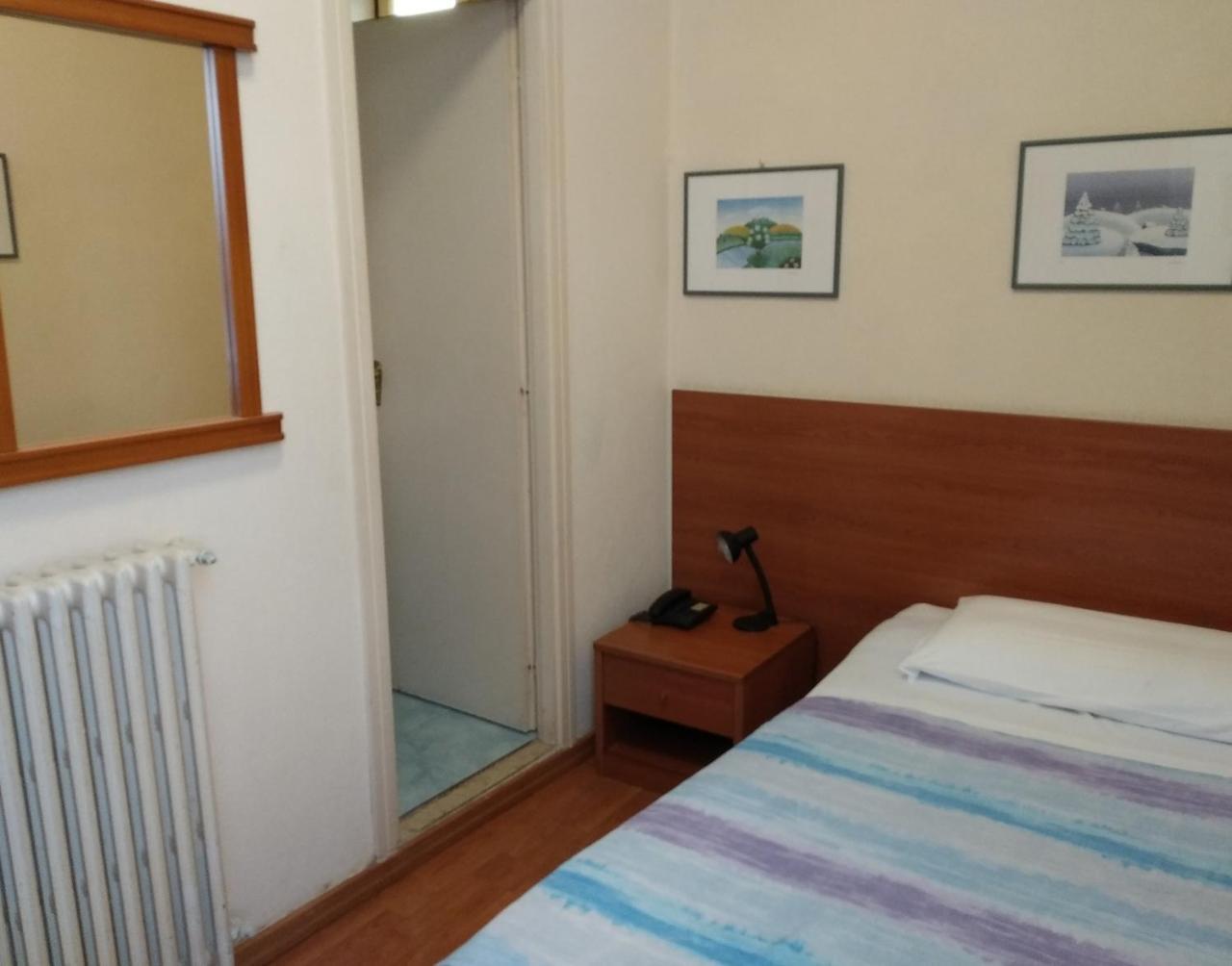 Hotel Lucciola 보르디게라 외부 사진