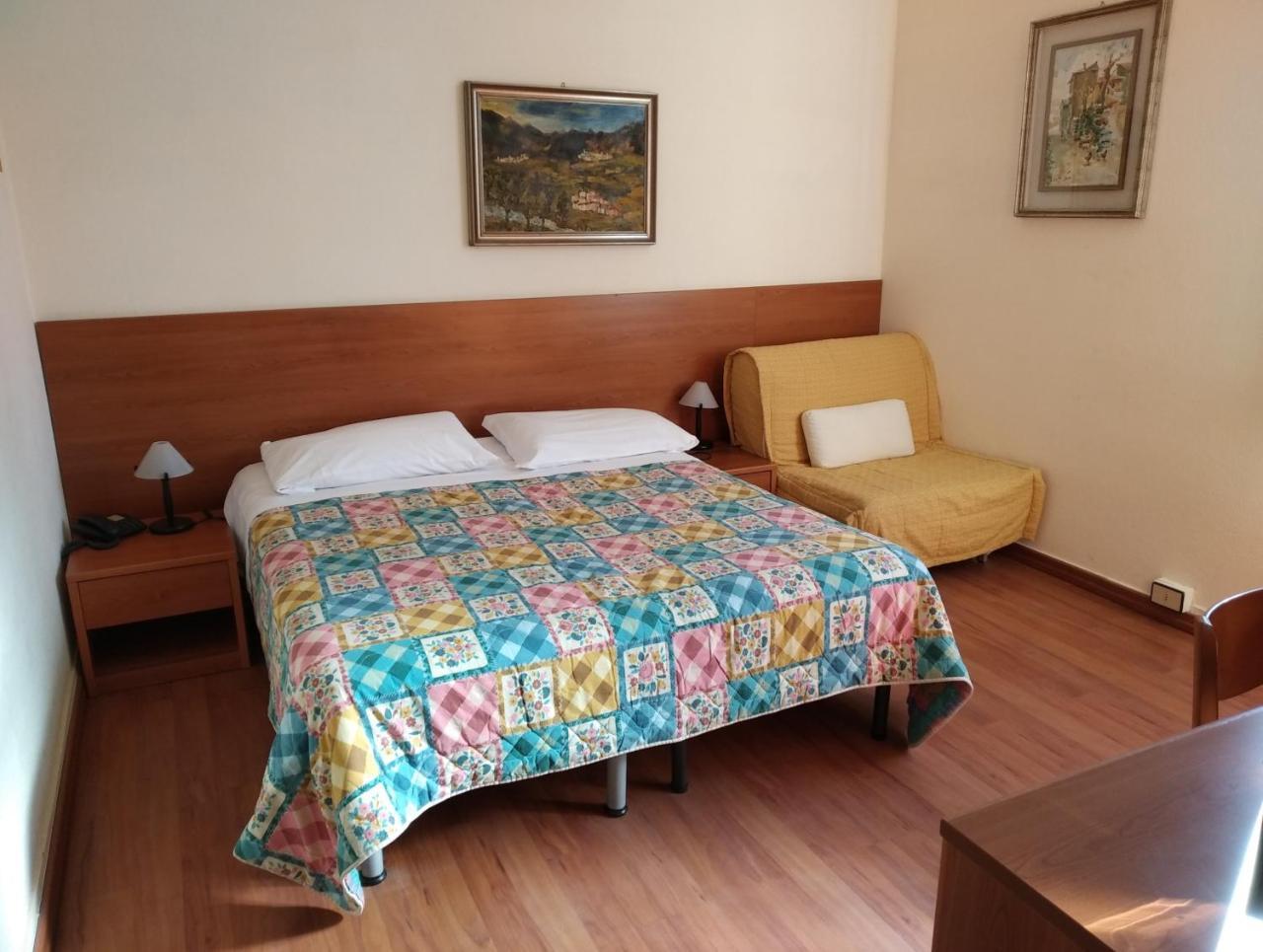 Hotel Lucciola 보르디게라 외부 사진