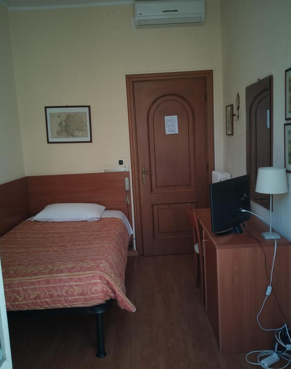 Hotel Lucciola 보르디게라 외부 사진