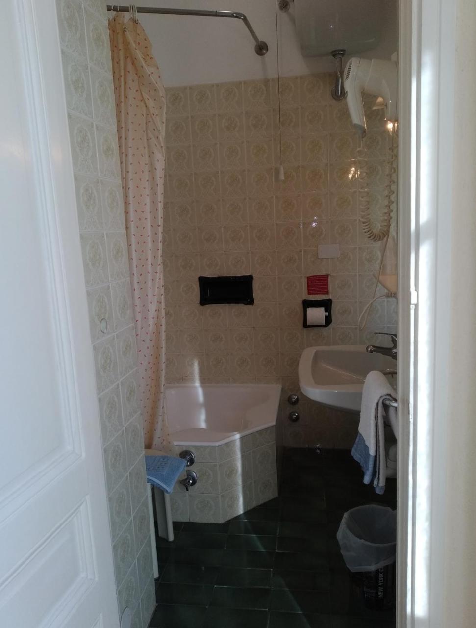Hotel Lucciola 보르디게라 외부 사진