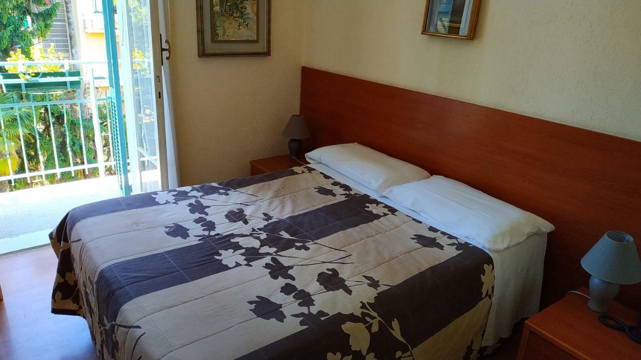 Hotel Lucciola 보르디게라 외부 사진