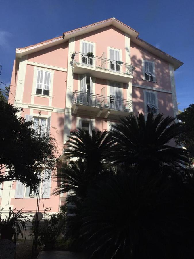 Hotel Lucciola 보르디게라 외부 사진